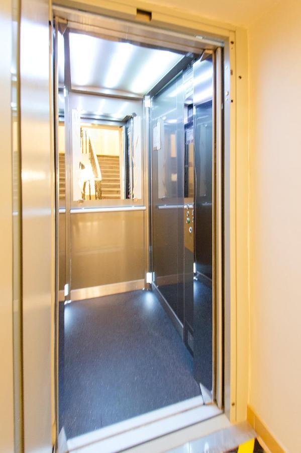 Modern Apartment Spanelska Prague Exterior photo